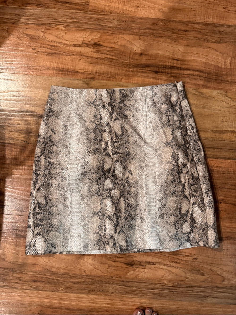 Dynamite Snake-Print Mini Skirt in Beige and Gray